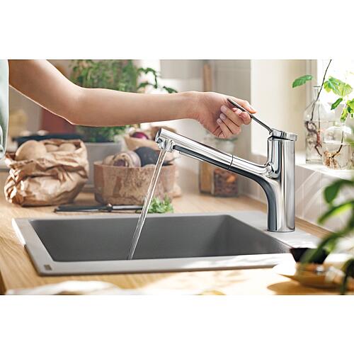 Sink mixer Hansgrohe Zesis 150 M33 with pull-out dish spray Anwendung 1