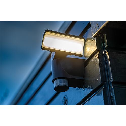 LED Strahler IP44 mit Bewegungsverfolgung 18W, 4000K, 1100lm, schwarz