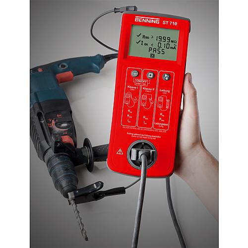ST 710 battery-powered device tester Anwendung 2