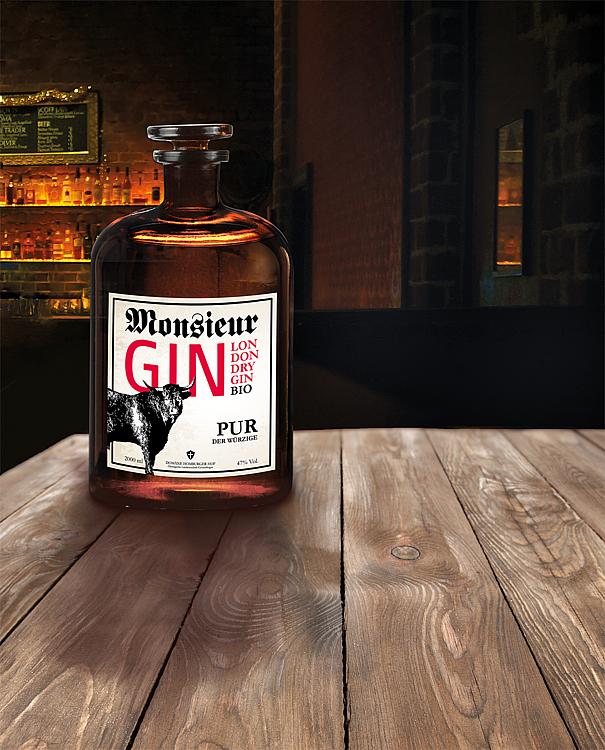 Monsieur Pure Gin 47 Vol 2000 Ml In A Wooden Box