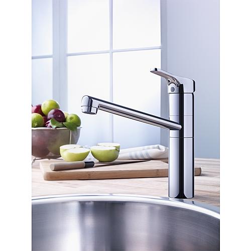 Washbasin mixer Cerafit, high outlet Anwendung 1