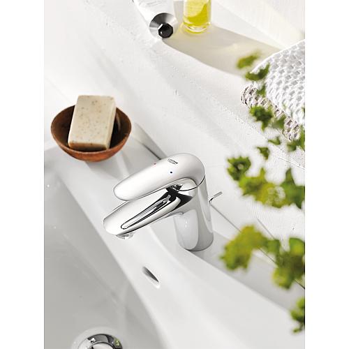 Eurostyle washbasin mixer, with open lever