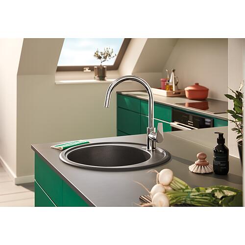 Sink mixer Grohe BauEdge with pull-out spout, side actuation,
swivel spout projection 215 mm chrome
 Anwendung 1